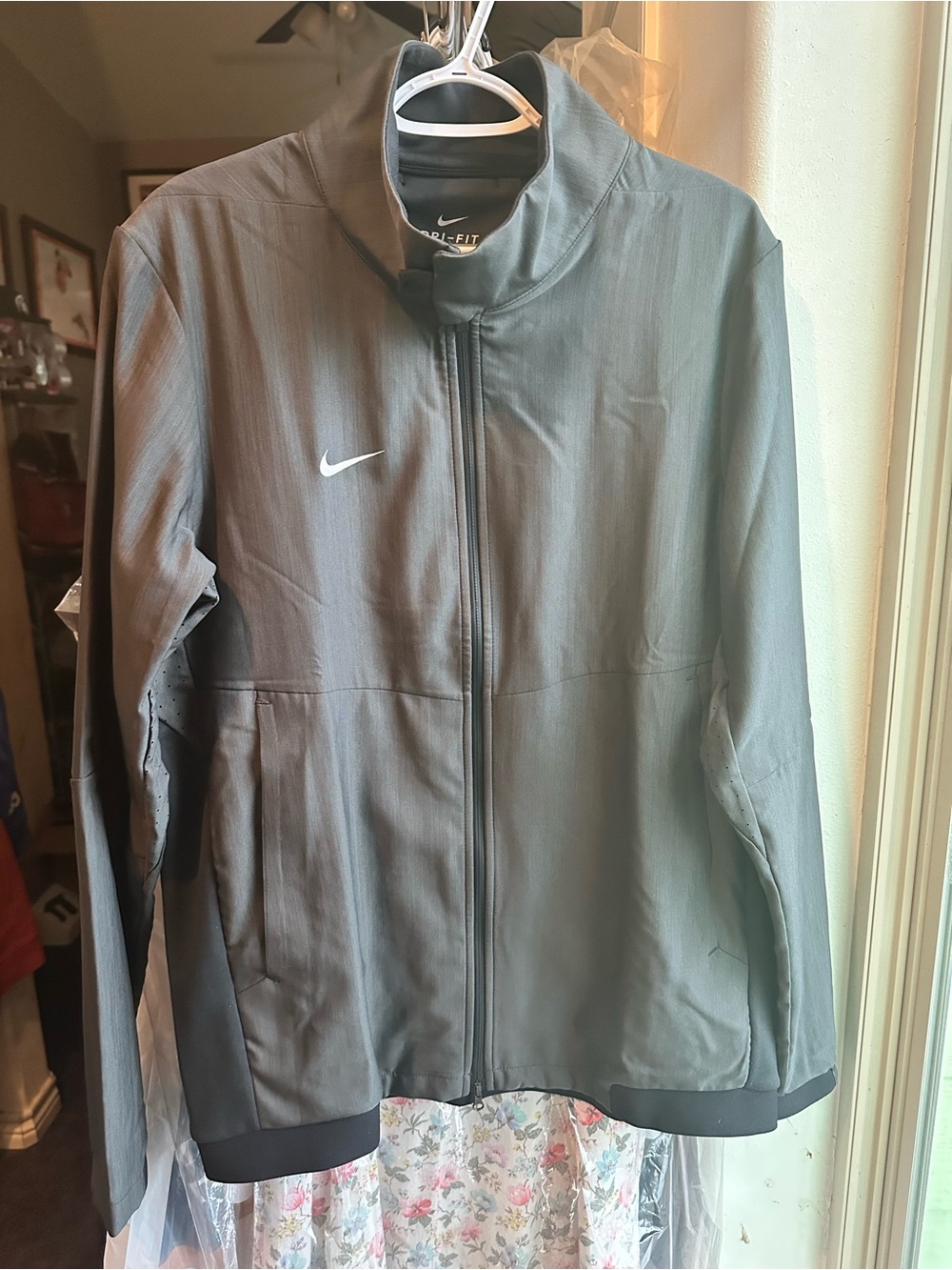 Nike Dri-FIT Full-Zip Training Jacket Grey